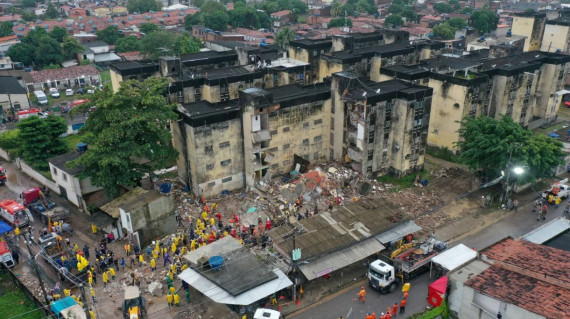 ब्राजिलमा भवन भत्किँदा ११ जनाको मृत्यु  
